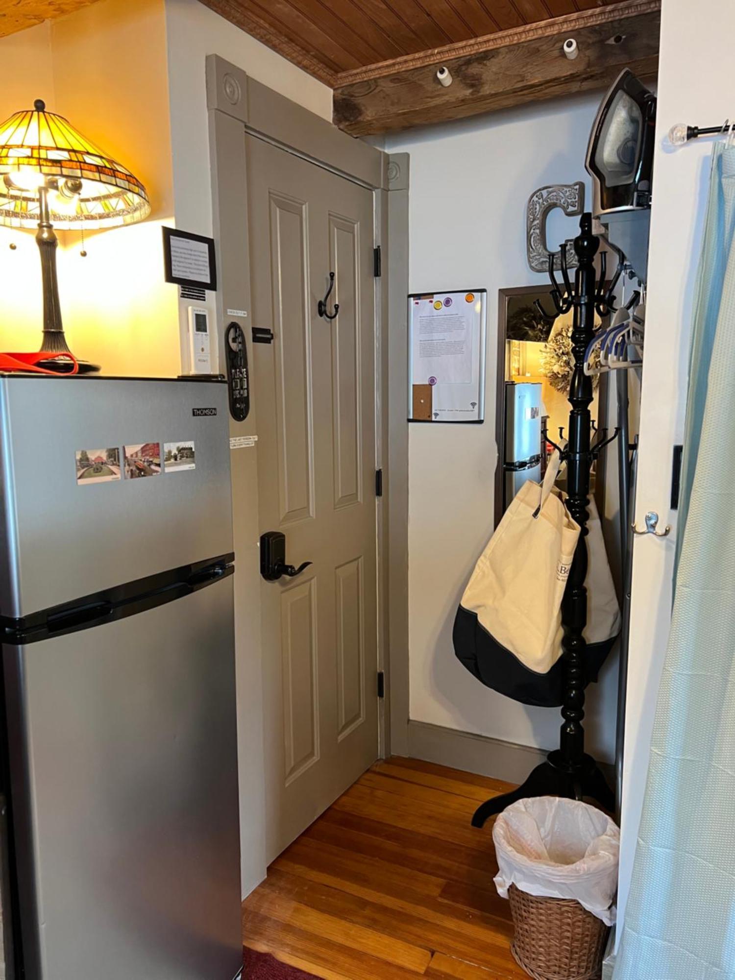 Hallowell Rooming House Bagian luar foto