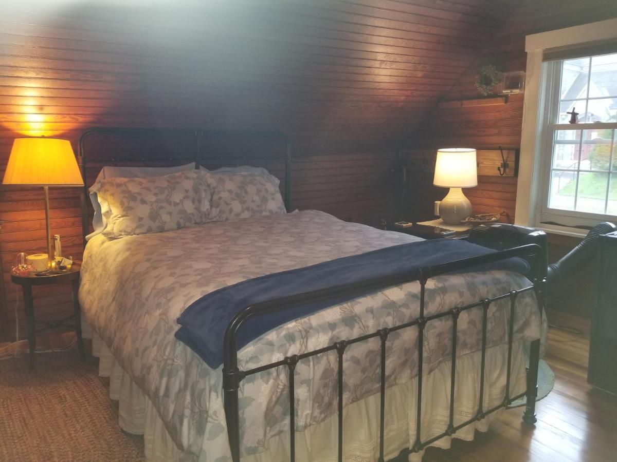 Hallowell Rooming House Bagian luar foto